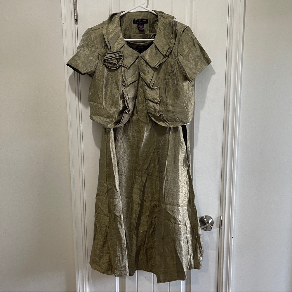 NWT Sage Green two piece bridesmaids dress. Strapless dress & blazer wrap w rose - Picture 9 of 12